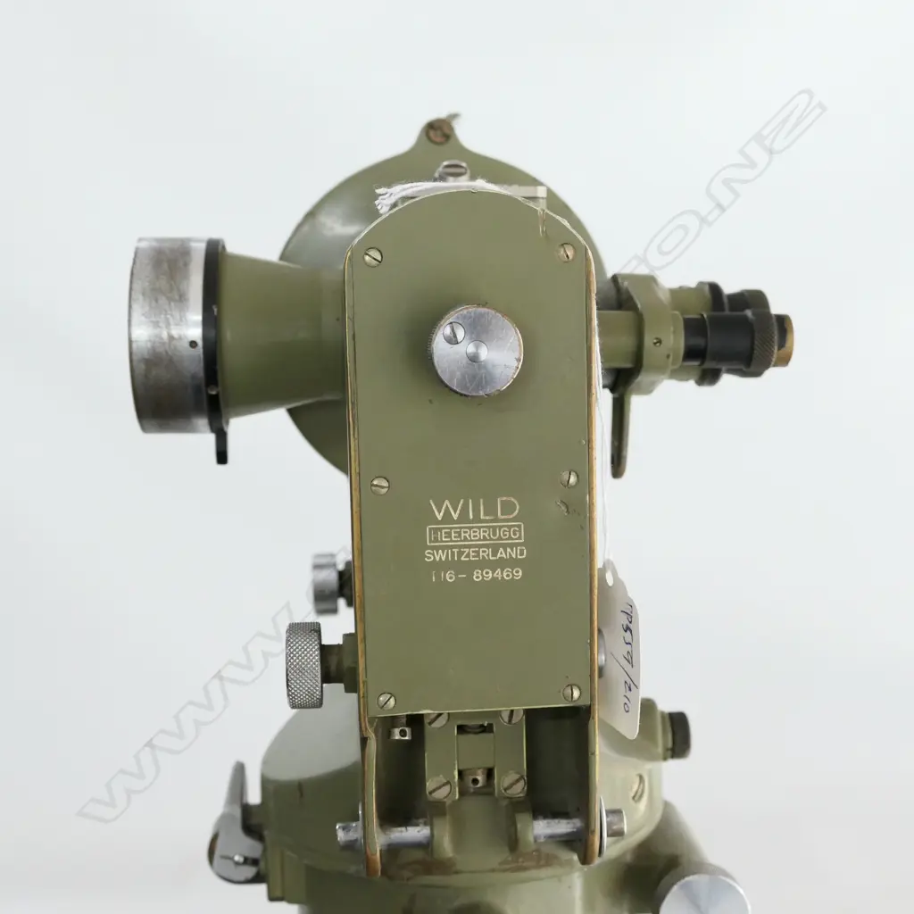 WILD, HEERBRUG, SWITZERLAND THEODOLITE, WITH RED PAINTED METAL CASE & ORANGE PAINTED TRIPOD Image 1++